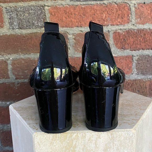 Chanel Black Patent Elastic Pumps - 38.5 - Picture 5 of 16